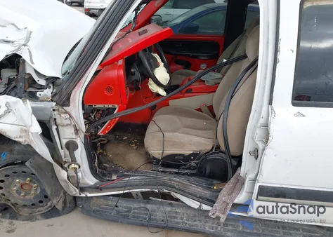 2004 Chevrolet Tahoe Ls z USA, uszkodzony, nr VIN 1GNEC13Z64R247688